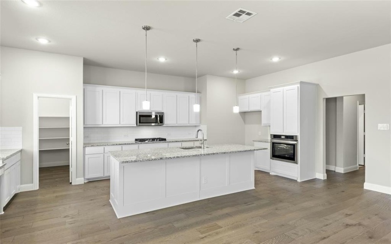 967 Reeves Drive, DeSoto, TX 75115, 4 Bedrooms Bedrooms, ,3 BathroomsBathrooms,Residential,For Sale,967 Reeves Drive,0,21054902