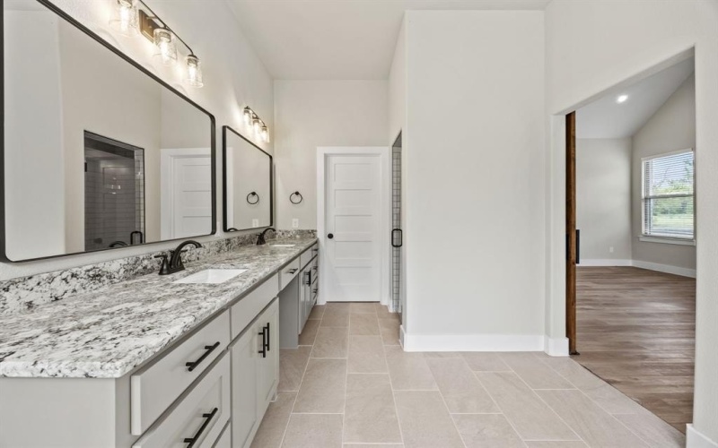 185 Dove Landing Road, Valley View, TX 76272, 3 Habitaciones Habitaciones , ,3 BañosBaños,Residential,En Venta,185 Dove Landing Road,0,21055104