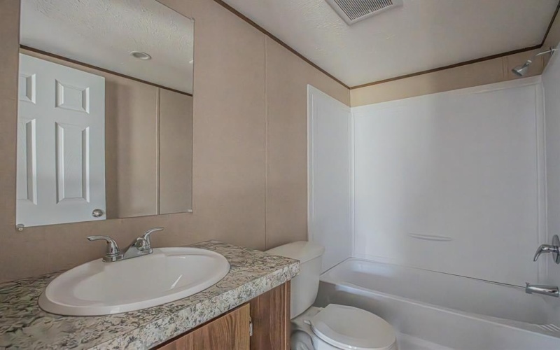2013 Spring Court, Azle, TX 76020, 3 Habitaciones Habitaciones , ,2 BañosBaños,Residential,En Venta,2013 Spring Court,0,21055275