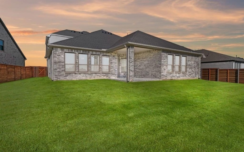 2004 Diamond Cove, Mesquite, TX 75181, 4 Bedrooms Bedrooms, ,5 BathroomsBathrooms,Residential,For Sale,2004 Diamond Cove,0,21055358