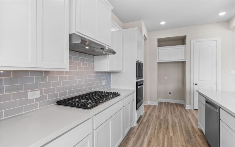 2040 Diamond Cove, Mesquite, TX 75181, 4 Bedrooms Bedrooms, ,5 BathroomsBathrooms,Residential,For Sale,2040 Diamond Cove,0,21055393