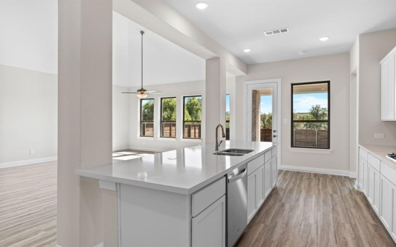 2040 Diamond Cove, Mesquite, TX 75181, 4 Bedrooms Bedrooms, ,5 BathroomsBathrooms,Residential,For Sale,2040 Diamond Cove,0,21055393