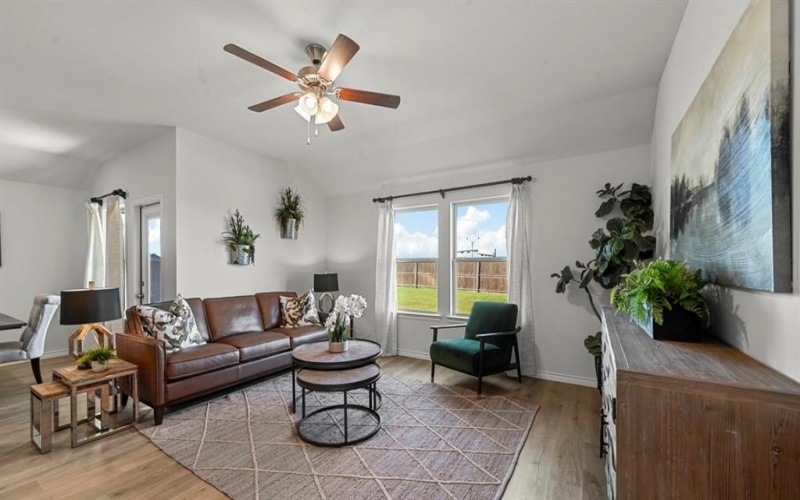 1207 Hopes Lake Drive, Princeton, TX 75407, 4 Habitaciones Habitaciones , ,2 BañosBaños,Residential,En Venta,1207 Hopes Lake Drive,0,21055508