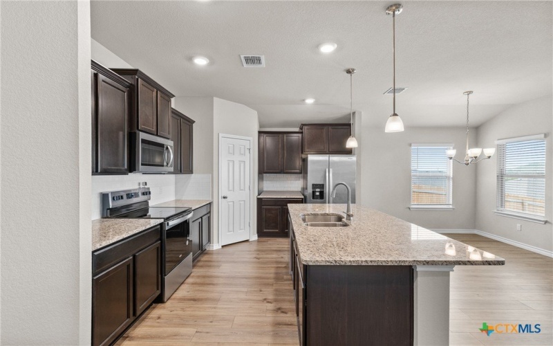 121 Ayla Marie Drive, Copperas Cove, TX 76522, 4 Habitaciones Habitaciones , ,2 BañosBaños,Residential,En Venta,121 Ayla Marie Drive,0,592179