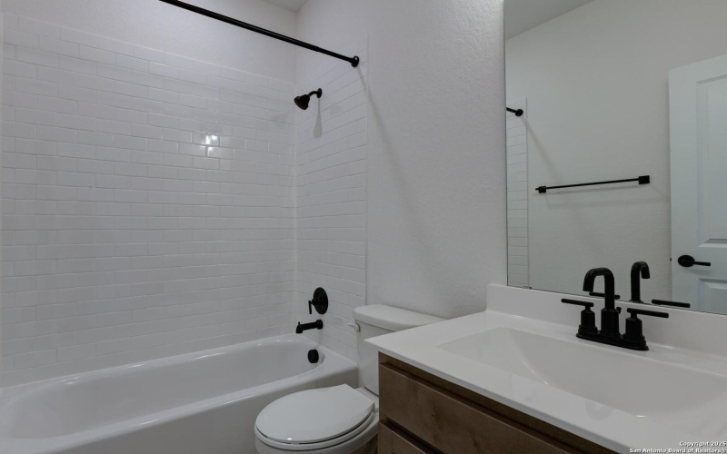 171 Heidi Hill, Castroville, TX 78009, 3 Bedrooms Bedrooms, ,3 BathroomsBathrooms,Residential,For Sale,171 Heidi Hill,0,1906516