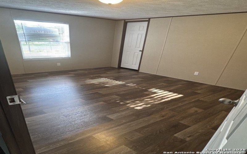 19124 LAGLORIA ROAD, Elmendorf, TX 78112, 4 Habitaciones Habitaciones , ,2 BañosBaños,Residential,En Venta,19124 LAGLORIA ROAD,0,1906594