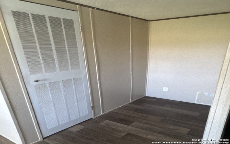 19124 LAGLORIA ROAD, Elmendorf, TX 78112, 4 Habitaciones Habitaciones , ,2 BañosBaños,Residential,En Venta,19124 LAGLORIA ROAD,0,1906594