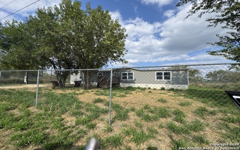 19124 LAGLORIA ROAD, Elmendorf, TX 78112, 4 Habitaciones Habitaciones , ,2 BañosBaños,Residential,En Venta,19124 LAGLORIA ROAD,0,1906594