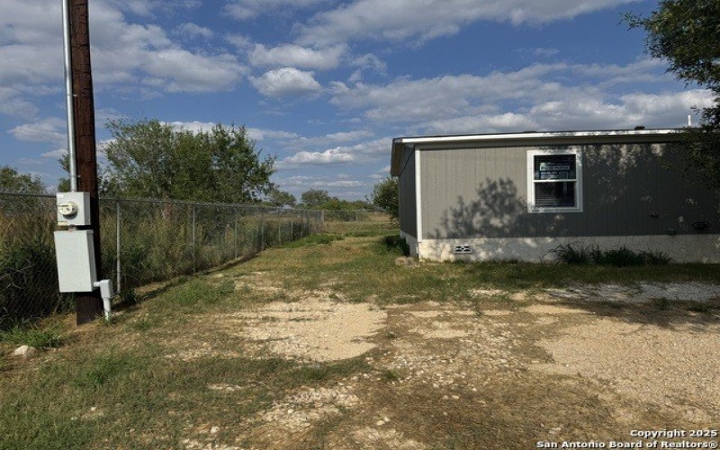 19124 LAGLORIA ROAD, Elmendorf, TX 78112, 4 Habitaciones Habitaciones , ,2 BañosBaños,Residential,En Venta,19124 LAGLORIA ROAD,0,1906594