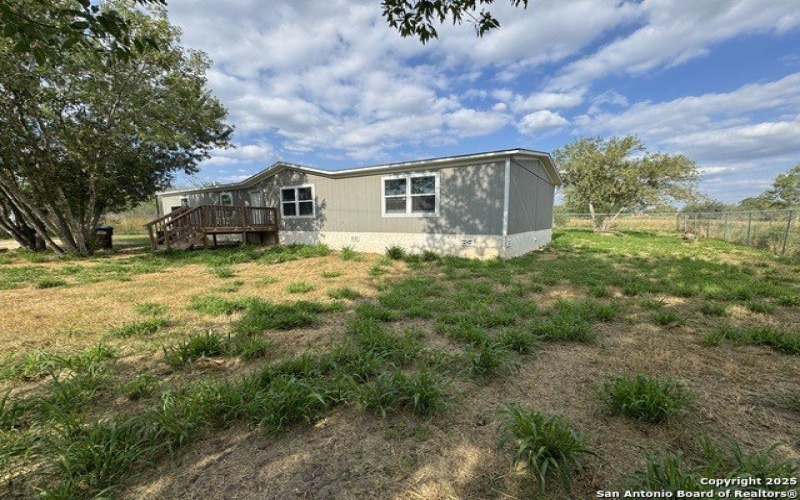 19124 LAGLORIA ROAD, Elmendorf, TX 78112, 4 Habitaciones Habitaciones , ,2 BañosBaños,Residential,En Venta,19124 LAGLORIA ROAD,0,1906594