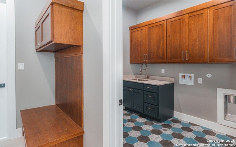 200 Crescent Ridge, Adkins, TX 78101, 4 Bedrooms Bedrooms, ,3 BathroomsBathrooms,Residential,For Sale,200 Crescent Ridge,0,1906602