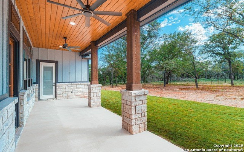 200 Crescent Ridge, Adkins, TX 78101, 4 Bedrooms Bedrooms, ,3 BathroomsBathrooms,Residential,For Sale,200 Crescent Ridge,0,1906602