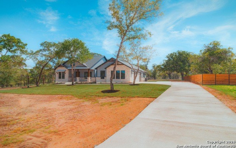 200 Crescent Ridge, Adkins, TX 78101, 4 Bedrooms Bedrooms, ,3 BathroomsBathrooms,Residential,For Sale,200 Crescent Ridge,0,1906602