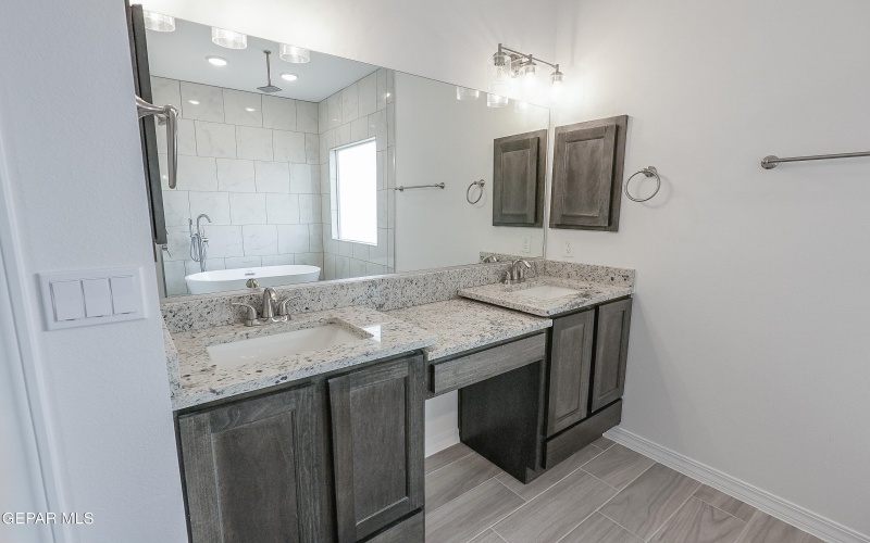 14313 Steve Joyce Parkway, Horizon City, TX 79928, 5 Habitaciones Habitaciones , ,3 BañosBaños,Residential,En Venta,14313 Steve Joyce Parkway,919323