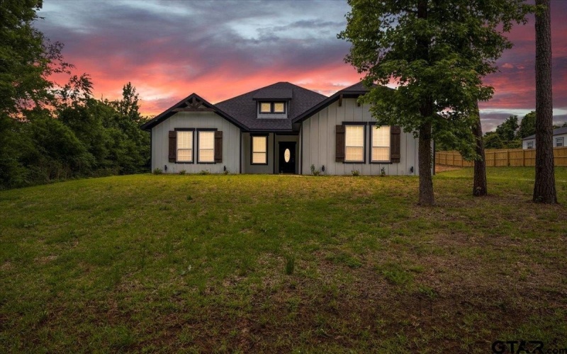 182 Allen St, Kilgore, TX 75662, 4 Habitaciones Habitaciones , ,2 BañosBaños,Residential,En Venta,182 Allen St,0,25013661