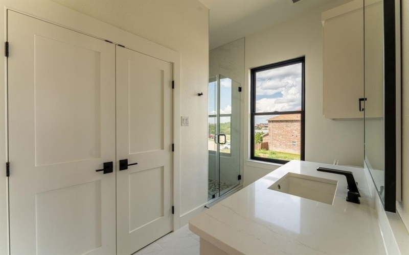 18015 Lake Ray Hubbard Drive, Forney, TX 75126, 4 Habitaciones Habitaciones , ,5 BañosBaños,Residential,En Venta,18015 Lake Ray Hubbard Drive,0,20998562