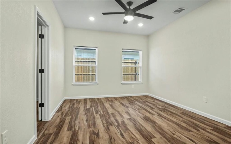 1408 S Edgewood Terrace, Fort Worth, TX 76105, 3 Habitaciones Habitaciones , ,2 BañosBaños,Residential,En Venta,1408 S Edgewood Terrace,0,21028016