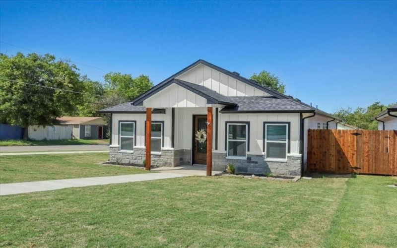 1408 S Edgewood Terrace, Fort Worth, TX 76105, 3 Habitaciones Habitaciones , ,2 BañosBaños,Residential,En Venta,1408 S Edgewood Terrace,0,21028016