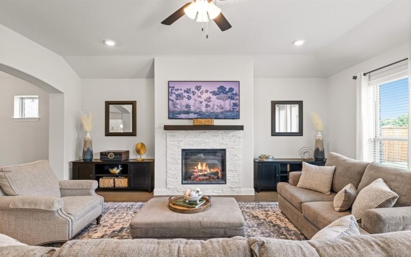 411 Heritage Hill Drive, Forney, TX 75126, 4 Bedrooms Bedrooms, ,3 BathroomsBathrooms,Residential,For Sale,411 Heritage Hill Drive,0,21048733
