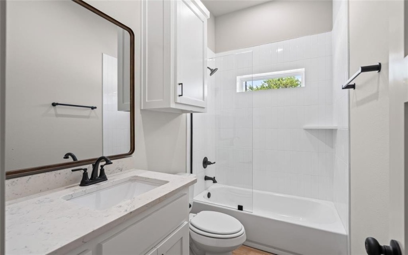 101 Valley View Court, Springtown, TX 76082, 3 Bedrooms Bedrooms, ,2 BathroomsBathrooms,Residential,For Sale,101 Valley View Court,0,21049694