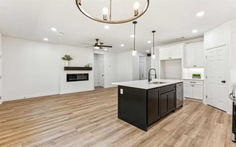 2826 Gillespie Street, Greenville, TX 75401, 3 Habitaciones Habitaciones , ,2 BañosBaños,Residential,En Venta,2826 Gillespie Street,0,21052335