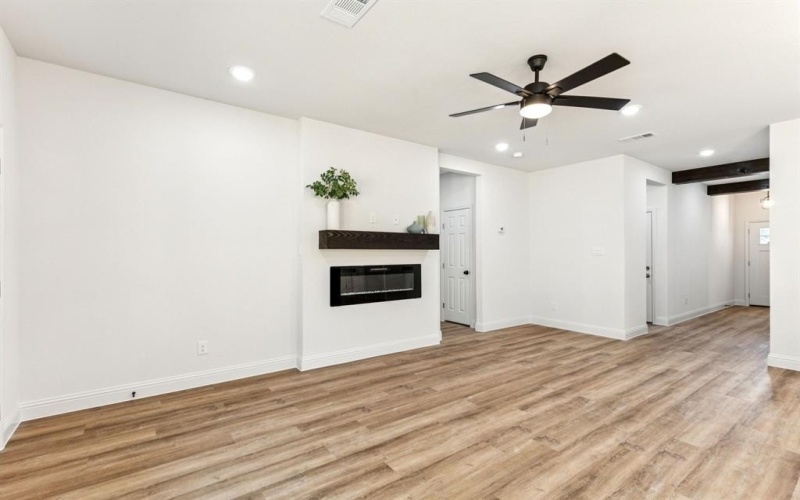2826 Gillespie Street, Greenville, TX 75401, 3 Habitaciones Habitaciones , ,2 BañosBaños,Residential,En Venta,2826 Gillespie Street,0,21052335