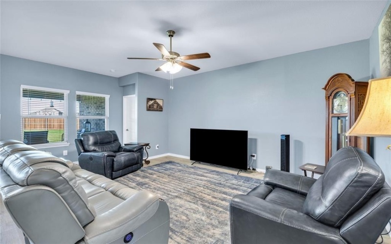 300 Tia Avenue, Caddo Mills, TX 75135, 4 Habitaciones Habitaciones , ,2 BañosBaños,Residential,En Venta,300 Tia Avenue,0,21056062