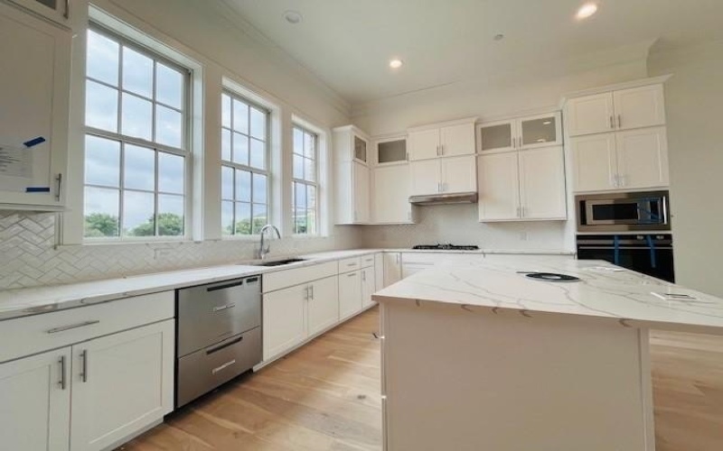 1308 E Crosby Road, Carrollton, TX 75006, 3 Habitaciones Habitaciones , ,3 BañosBaños,Residential,En Venta,1308 E Crosby Road,0,21056202