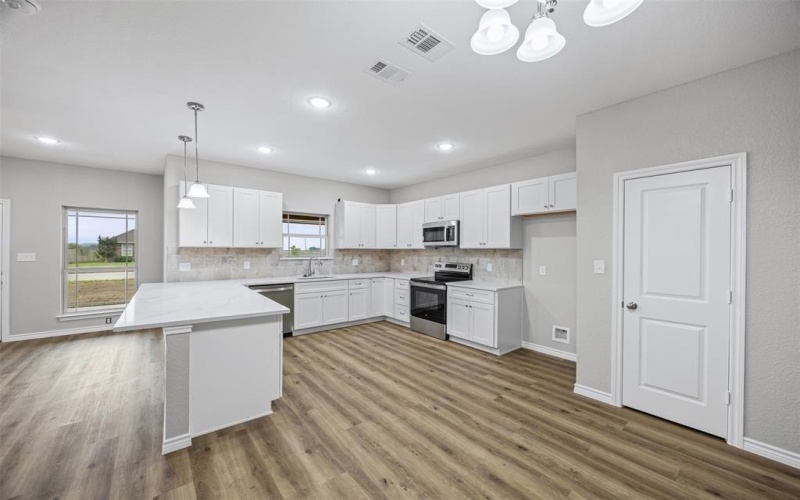 101 Joyce Street, Whitney, TX 76692, 4 Bedrooms Bedrooms, ,2 BathroomsBathrooms,Residential,For Sale,101 Joyce Street,0,21054259