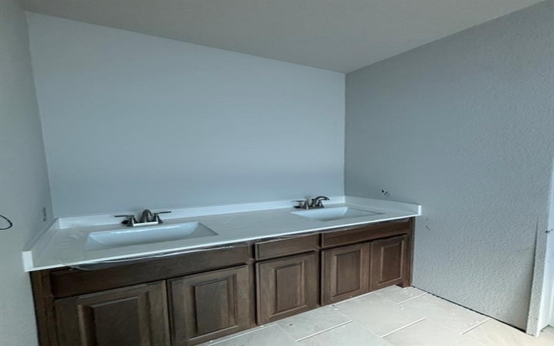 2021 Kelva Drive, Fort Worth, TX 76052, 4 Habitaciones Habitaciones , ,2 BañosBaños,Residential,En Venta,2021 Kelva Drive,0,21056492