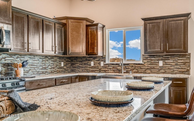 14349 Steve Joyce Parkway, El Paso, TX 79928, 6 Habitaciones Habitaciones , ,5 BañosBaños,Residential,En Venta,14349 Steve Joyce Parkway,919352