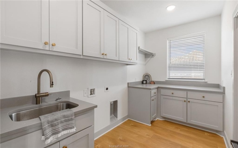 5656 Mill Water Court, Bryan, TX 77808, 4 Bedrooms Bedrooms, ,3 BathroomsBathrooms,Residential,For Sale,5656 Mill Water Court,0,25009737