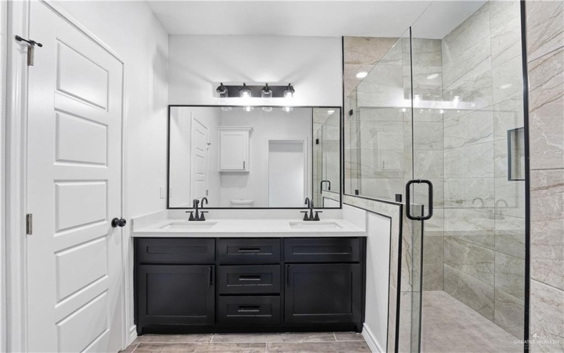 617 W Garfield Avenue, Alton, TX 78573, 3 Bedrooms Bedrooms, ,2 BathroomsBathrooms,Residential,For Sale,617 W Garfield Avenue,0,480628