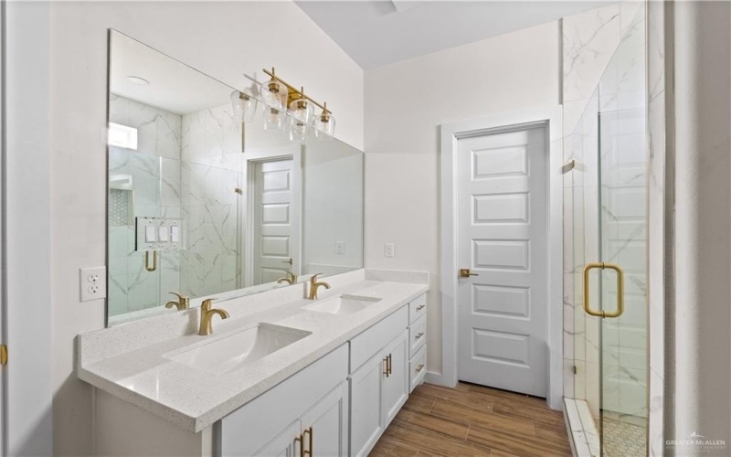 409 W La Pointe Avenue, Mission, TX 78573, 4 Habitaciones Habitaciones , ,3 BañosBaños,Residential,En Venta,409 W La Pointe Avenue,0,480646