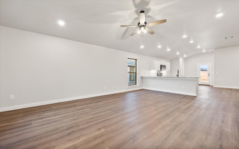 3005 139th Street, Lubbock, TX 79423, 3 Habitaciones Habitaciones , ,2 BañosBaños,Residential,En Venta,3005 139th Street,0,202560306