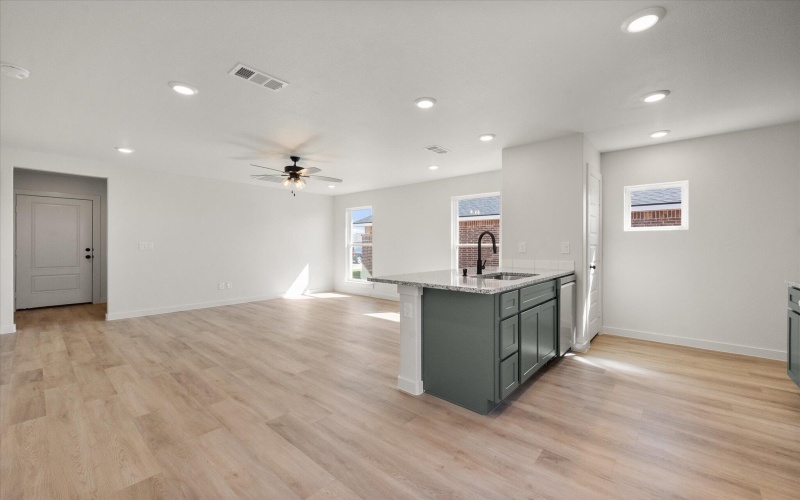 501 E 23rd Street, Wolfforth, TX 79382, 2 Habitaciones Habitaciones , ,2 BañosBaños,Residential,En Venta,501 E 23rd Street,0,202560314