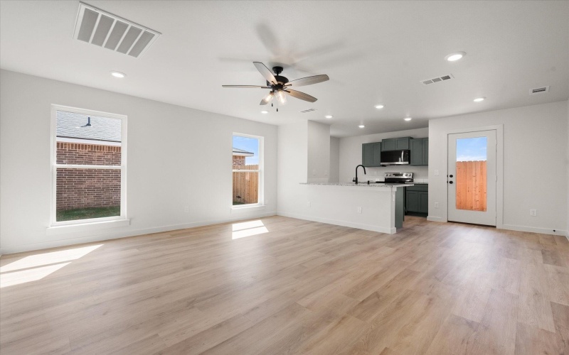 501 E 23rd Street, Wolfforth, TX 79382, 2 Habitaciones Habitaciones , ,2 BañosBaños,Residential,En Venta,501 E 23rd Street,0,202560314