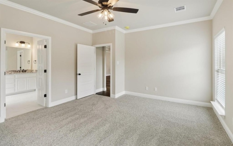 212 Navajo Trail, Alvarado, TX 76009, 4 Habitaciones Habitaciones , ,2 BañosBaños,Residential,En Venta,212 Navajo Trail,0,21055572