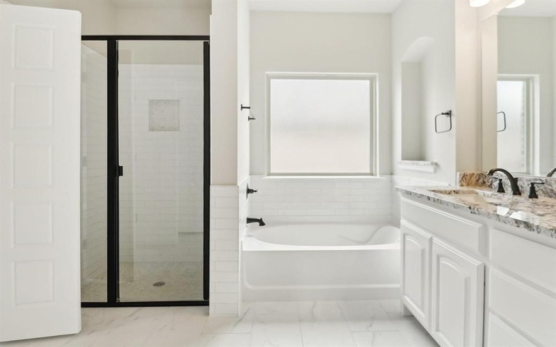 212 Navajo Trail, Alvarado, TX 76009, 4 Habitaciones Habitaciones , ,2 BañosBaños,Residential,En Venta,212 Navajo Trail,0,21055572