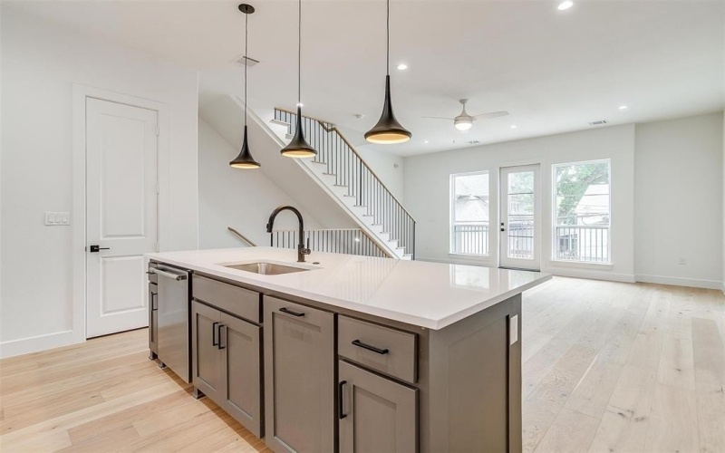 135 Thornton Lane, Arlington, TX 76013, 2 Bedrooms Bedrooms, ,2 BathroomsBathrooms,Residential,For Sale,135 Thornton Lane,0,21055616