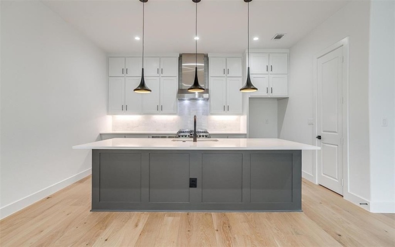 135 Thornton Lane, Arlington, TX 76013, 2 Bedrooms Bedrooms, ,2 BathroomsBathrooms,Residential,For Sale,135 Thornton Lane,0,21055616