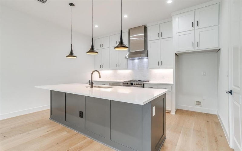 135 Thornton Lane, Arlington, TX 76013, 2 Bedrooms Bedrooms, ,2 BathroomsBathrooms,Residential,For Sale,135 Thornton Lane,0,21055616