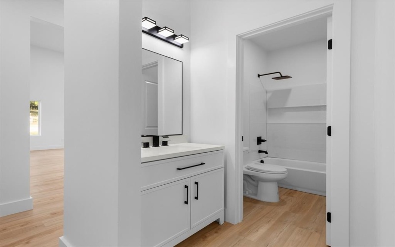 3501 Sleepy Water Road, Granbury, TX 76048, 3 Bedrooms Bedrooms, ,2 BathroomsBathrooms,Residential,For Sale,3501 Sleepy Water Road,0,21055191