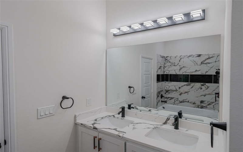 4507 Metropolitan Avenue, Dallas, TX 75210, 3 Bedrooms Bedrooms, ,2 BathroomsBathrooms,Residential,For Sale,4507 Metropolitan Avenue,0,21055261
