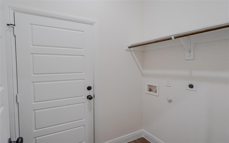 4507 Metropolitan Avenue, Dallas, TX 75210, 3 Bedrooms Bedrooms, ,2 BathroomsBathrooms,Residential,For Sale,4507 Metropolitan Avenue,0,21055261