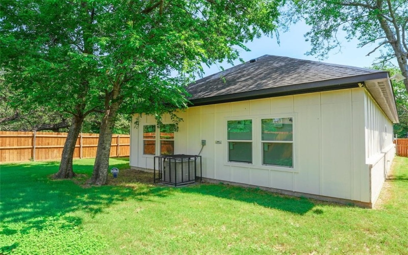 4507 Metropolitan Avenue, Dallas, TX 75210, 3 Bedrooms Bedrooms, ,2 BathroomsBathrooms,Residential,For Sale,4507 Metropolitan Avenue,0,21055261