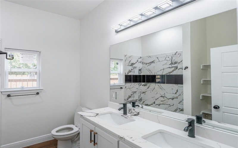 4507 Metropolitan Avenue, Dallas, TX 75210, 3 Bedrooms Bedrooms, ,2 BathroomsBathrooms,Residential,For Sale,4507 Metropolitan Avenue,0,21055261