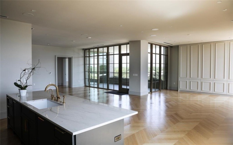 4205 Buena Vista Street #502, Dallas, TX 75205, 2 Bedrooms Bedrooms, ,2 BathroomsBathrooms,Residential,For Sale,4205 Buena Vista Street,0,21055560