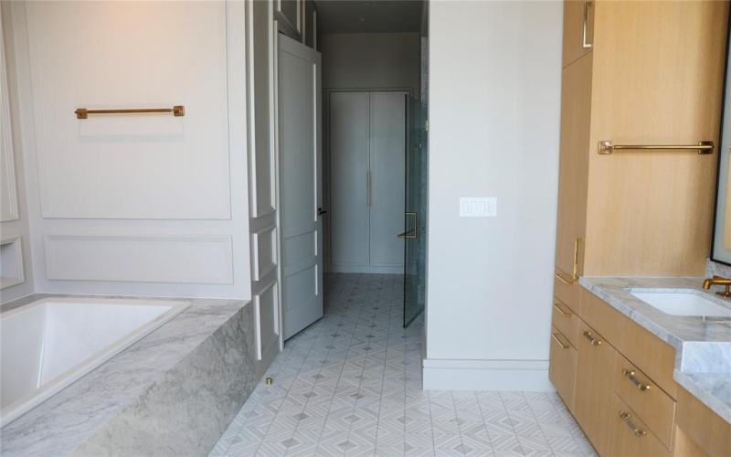 4205 Buena Vista Street #502, Dallas, TX 75205, 2 Bedrooms Bedrooms, ,2 BathroomsBathrooms,Residential,For Sale,4205 Buena Vista Street,0,21055560