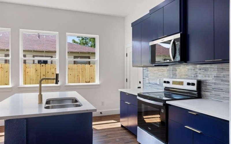 4723 Barry Avenue, Dallas, TX 75223, 4 Habitaciones Habitaciones , ,2 BañosBaños,Residential,En Venta,4723 Barry Avenue,0,21055871